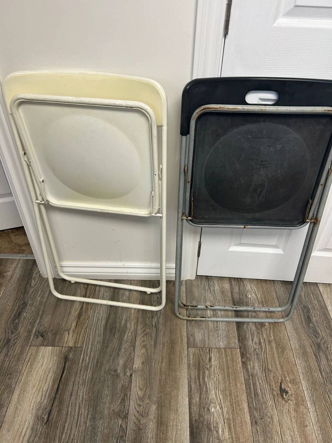 Two Metal Folding Chairs both $5 - photo 3