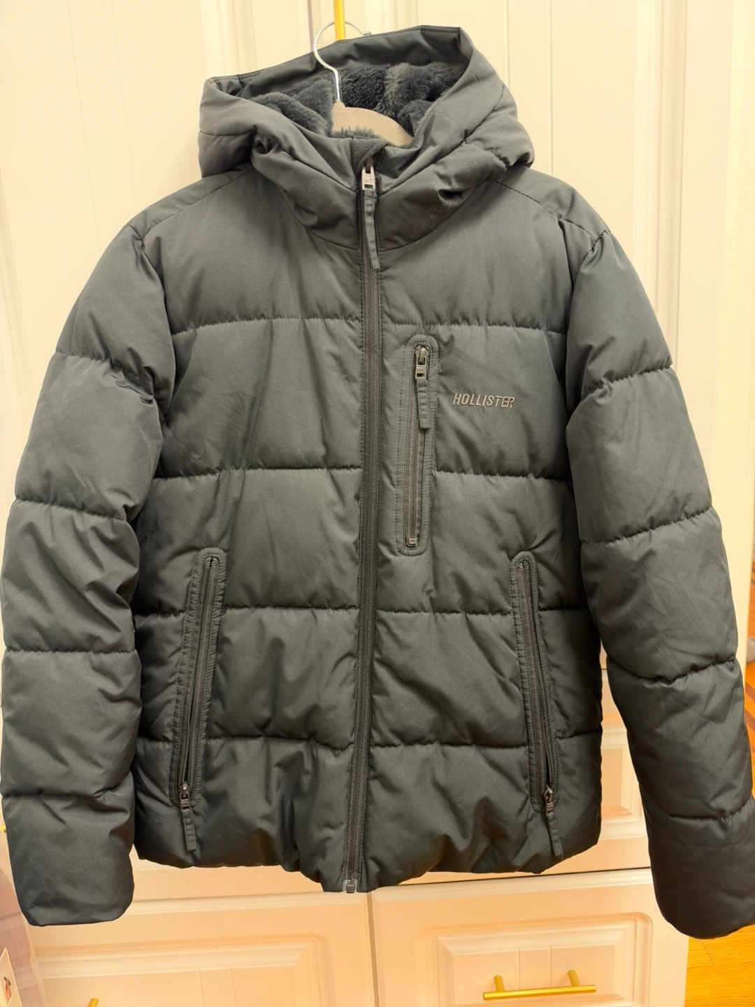 Hollister Ultimate Puffer Jacket Size S