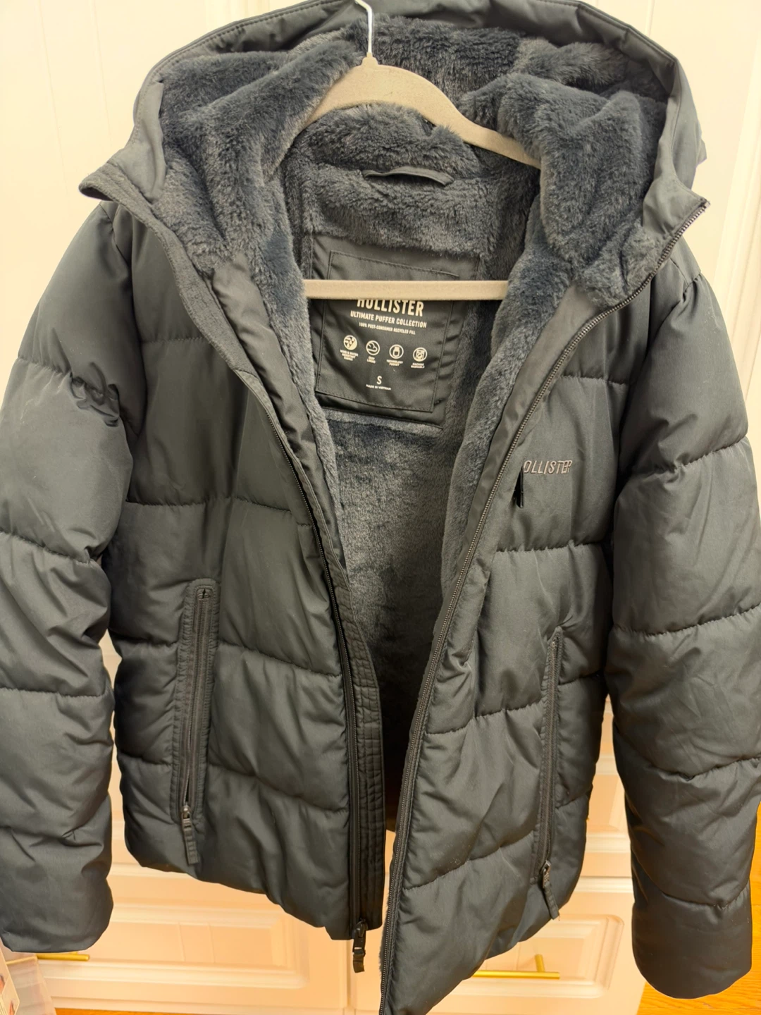 Hollister Ultimate Puffer Jacket Size S - photo 2