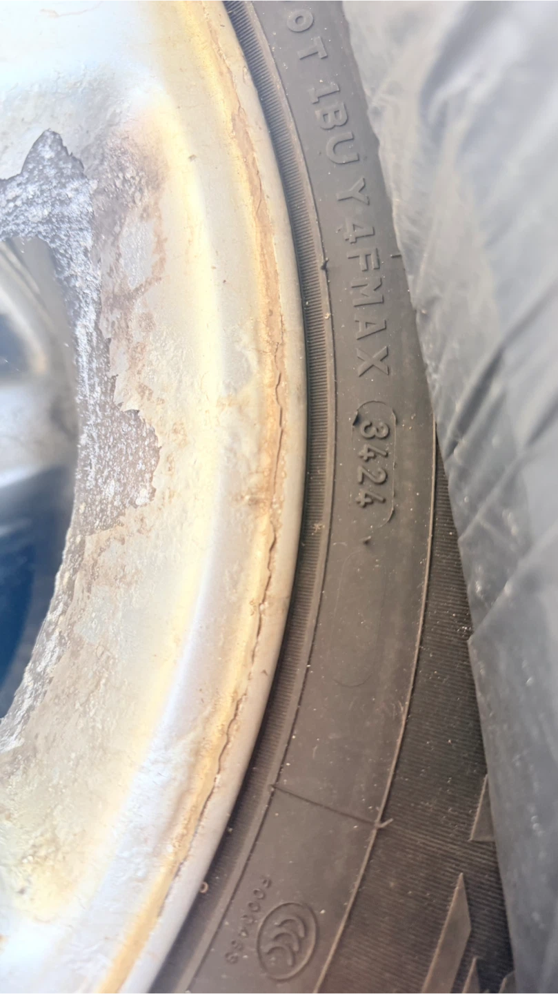 Winter Tire Set of 225/75R16C