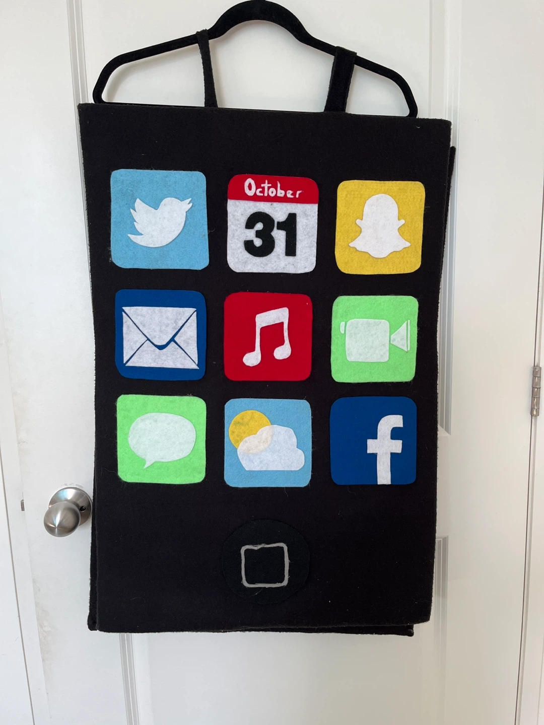 DIY Felt Smartphone Costume