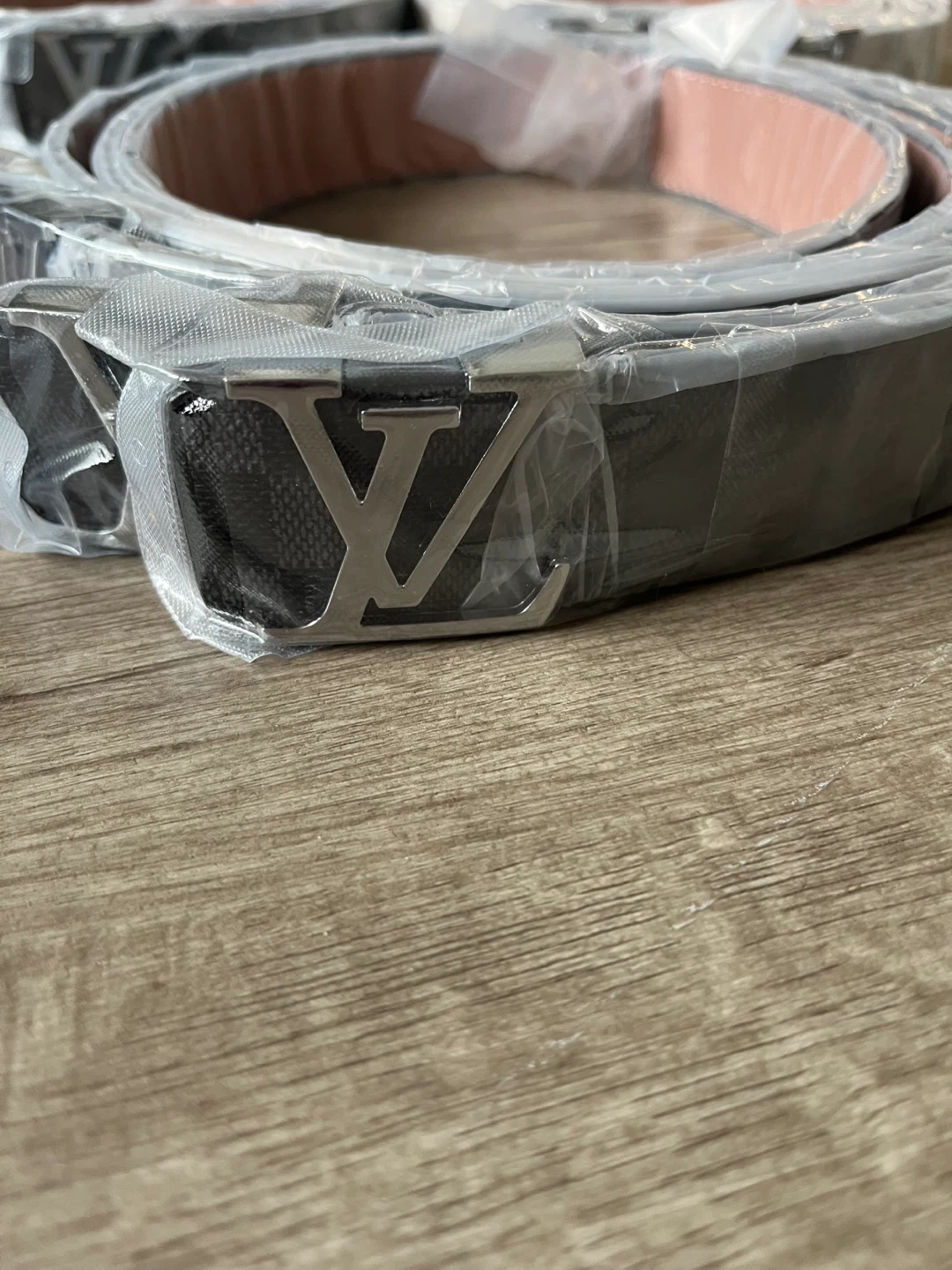 Louis Vuitton belts - photo 2