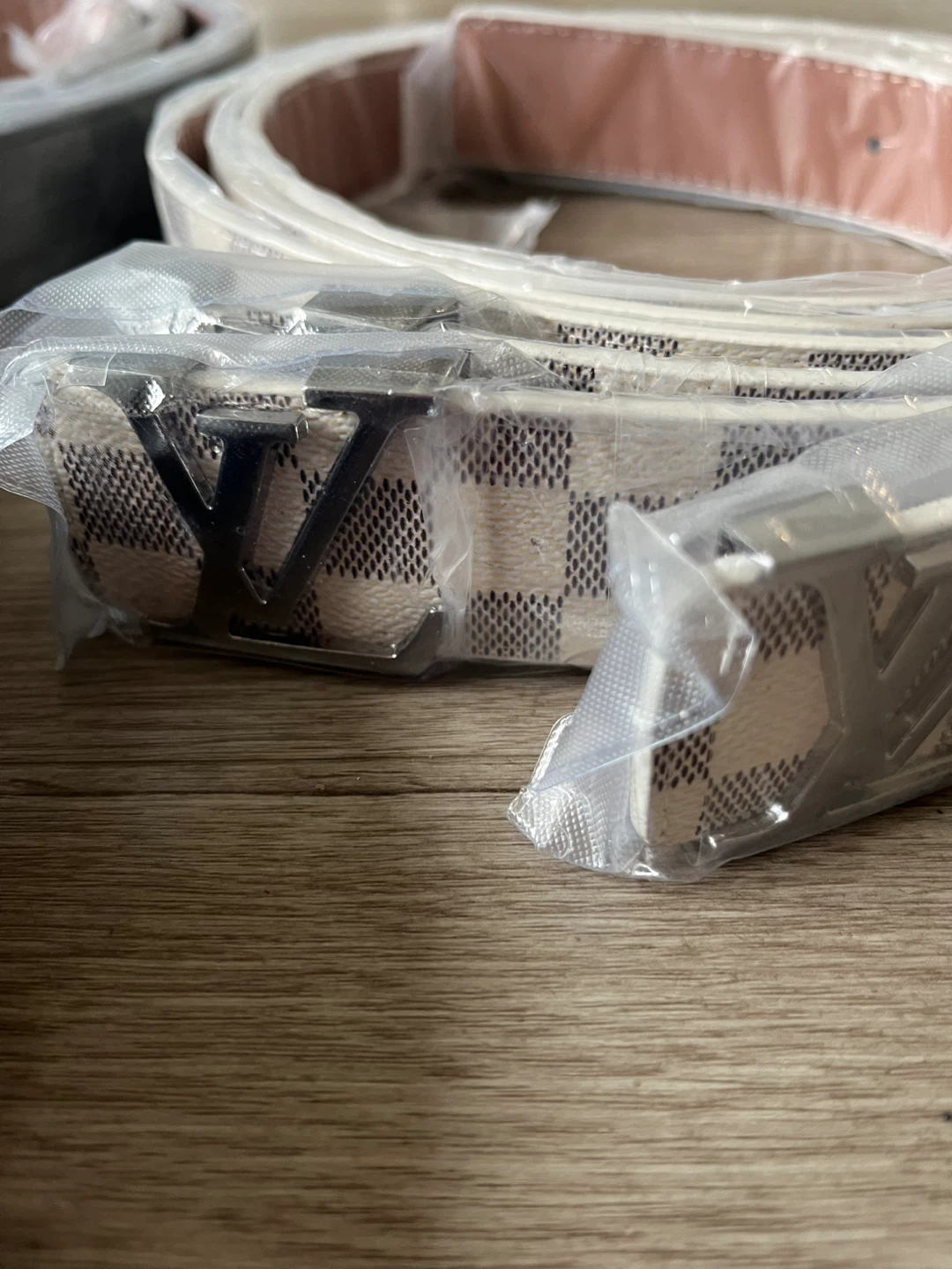 Louis Vuitton belts - photo 4