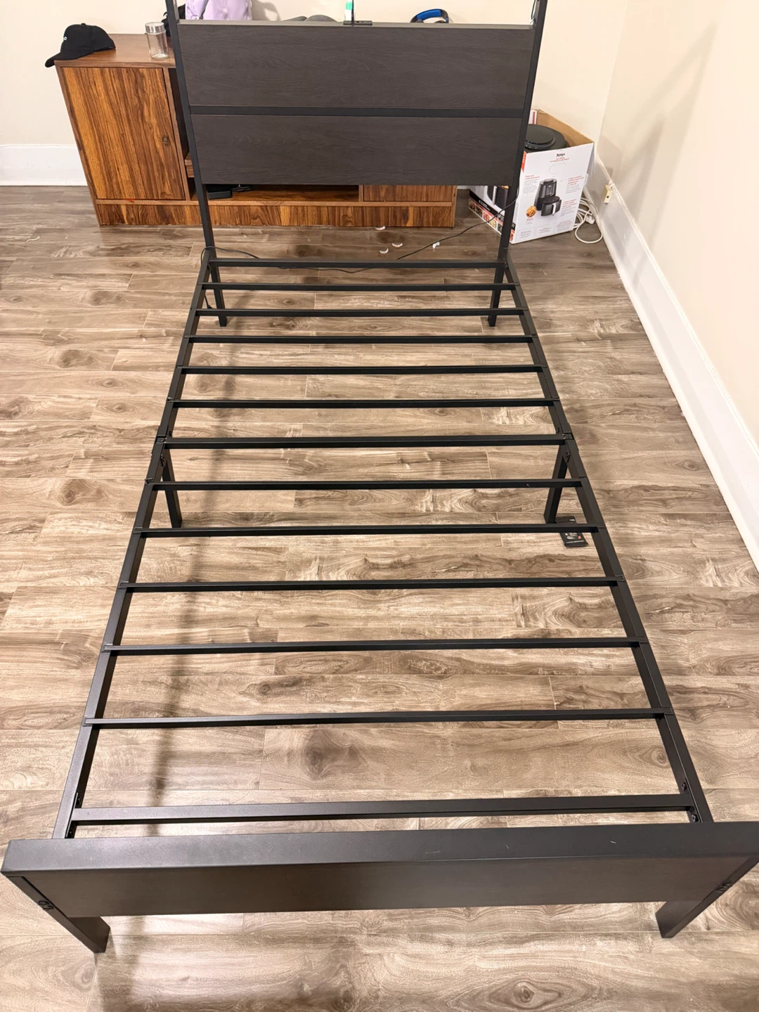 Single size metal bed frame with dark wood headboard - photo 2