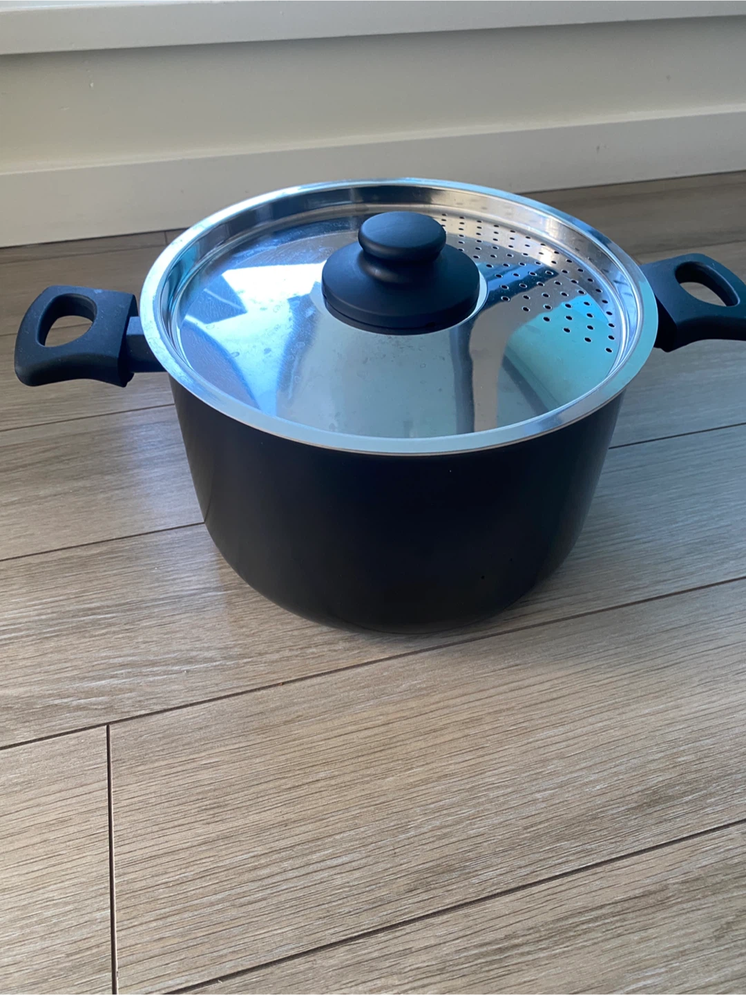 Black Cooking Pot