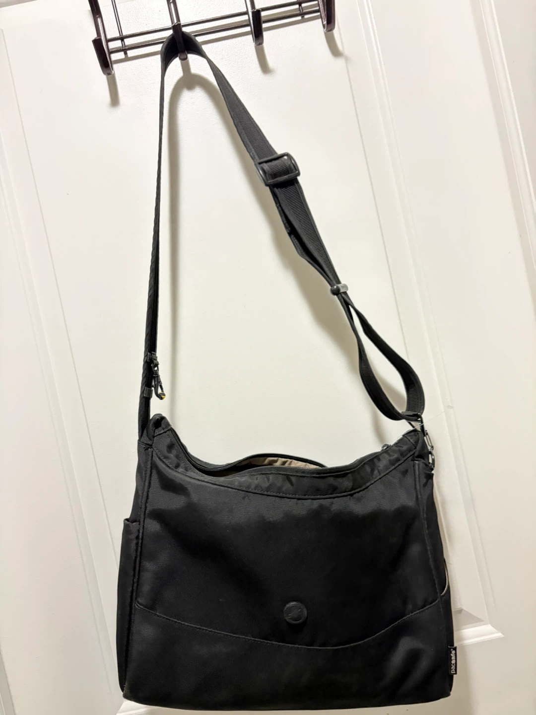 Pacsafe Citysafe 200 Anti-Theft Travel Handbag