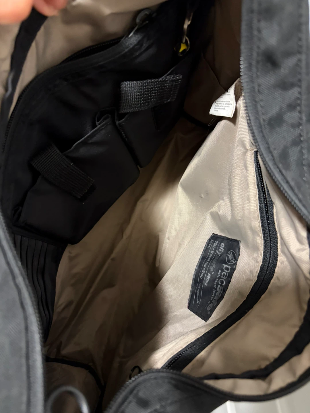 Pacsafe Citysafe 200 Anti-Theft Travel Handbag - photo 2
