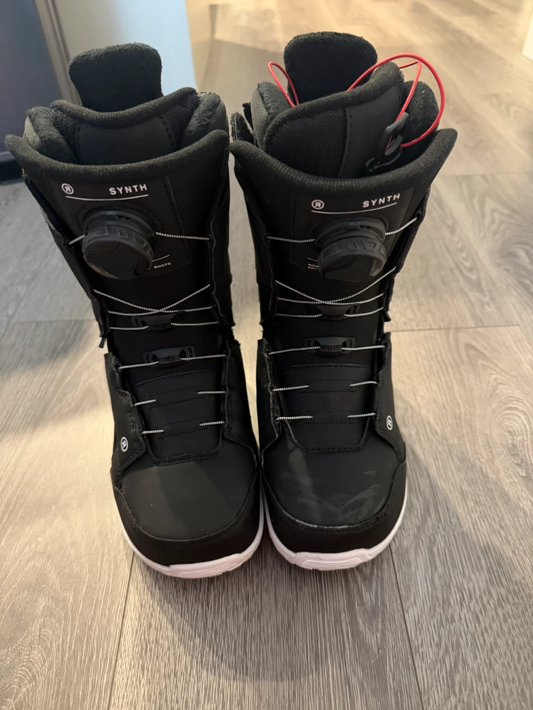 Women’s Size 7.5- Ride Synth Snowboard Boots