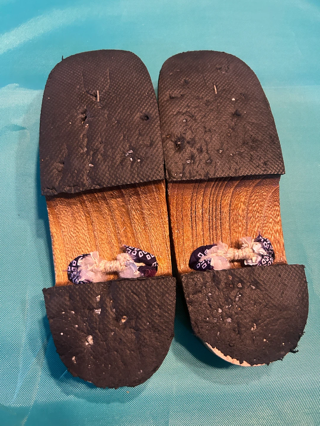Traditional Japanese Wooden Sandals - photo 2