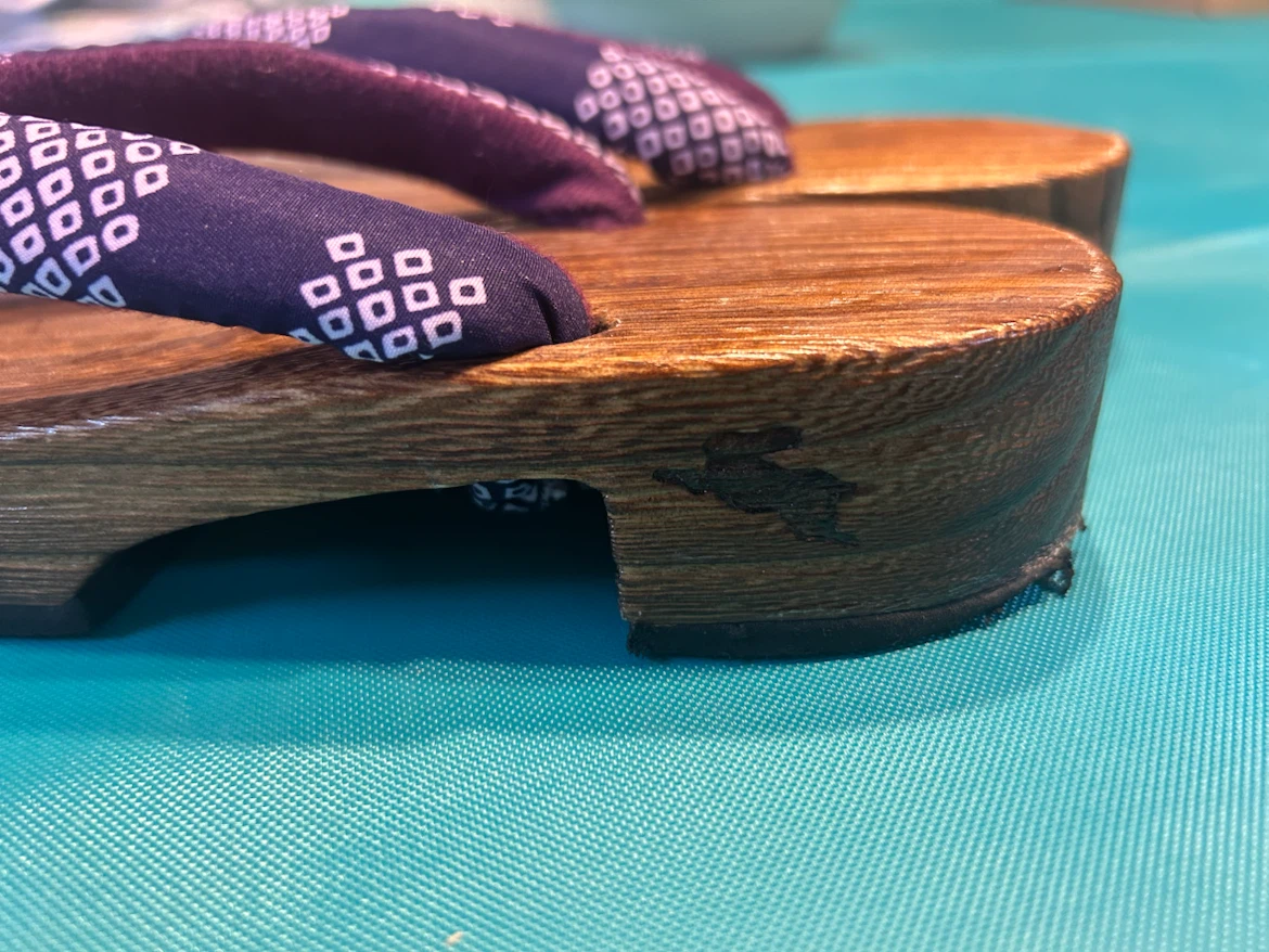 Traditional Japanese Wooden Sandals - photo 3