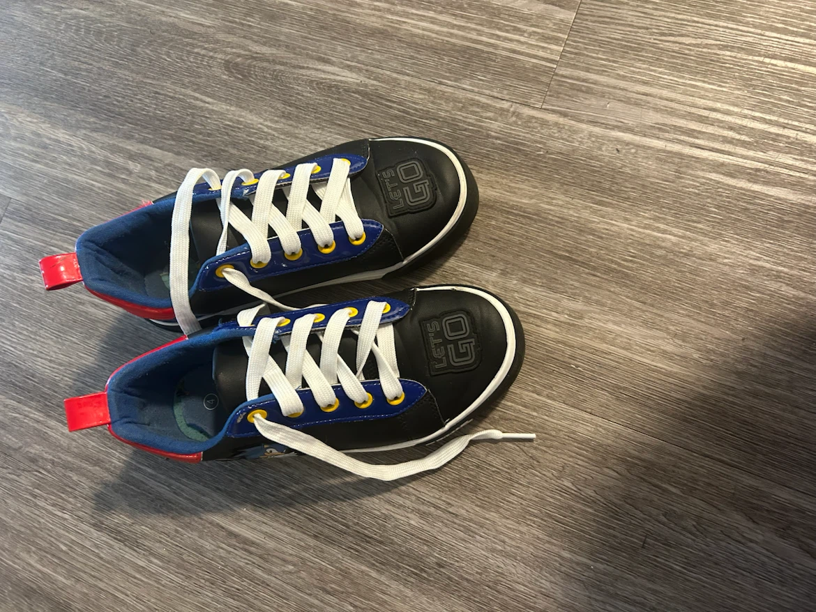 Sonic the Hedgehog Shadow Sneakers Size 4 - photo 2