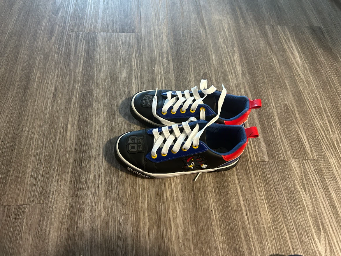 Sonic the Hedgehog Shadow Sneakers Size 4 - photo 3