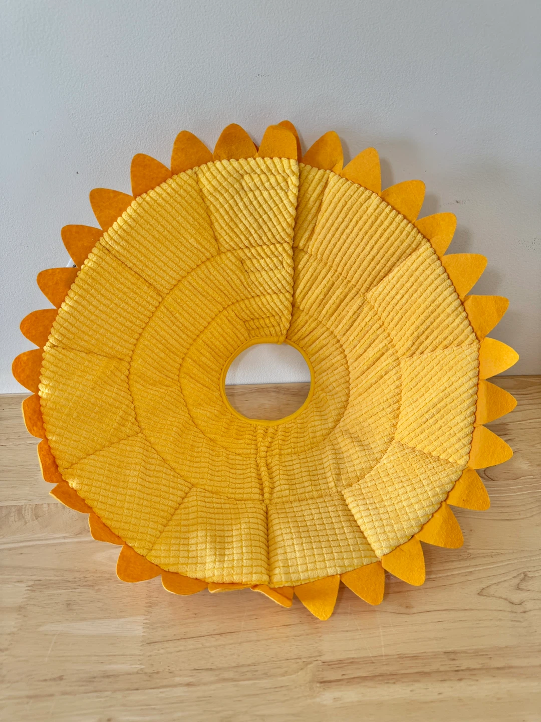 Dog / Cat Soft Cone (small size) - Sunflower - Pet Costume
