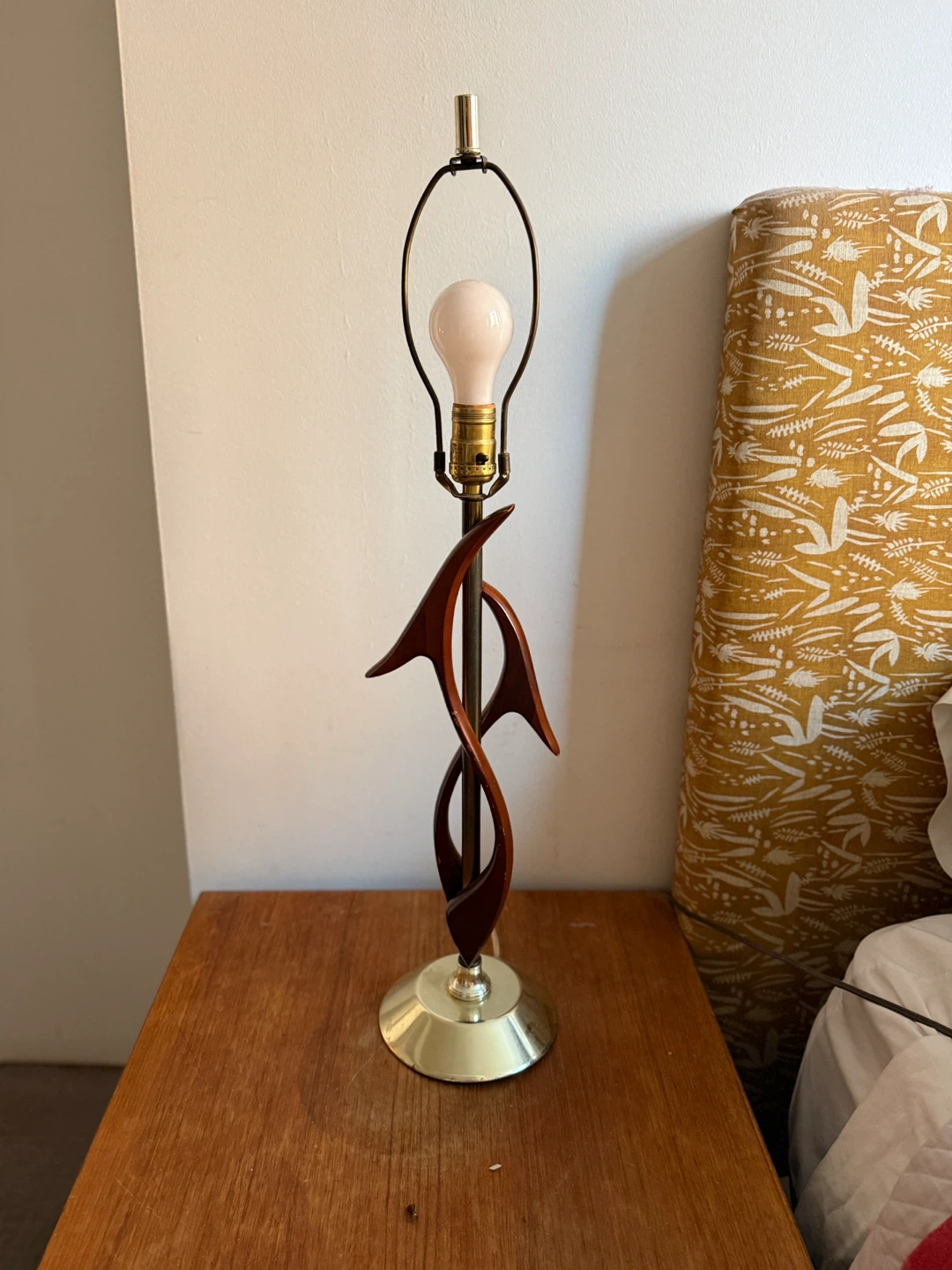 Vintage Mid-Century Sculptural Wood & Brass Table Lamp - photo 5