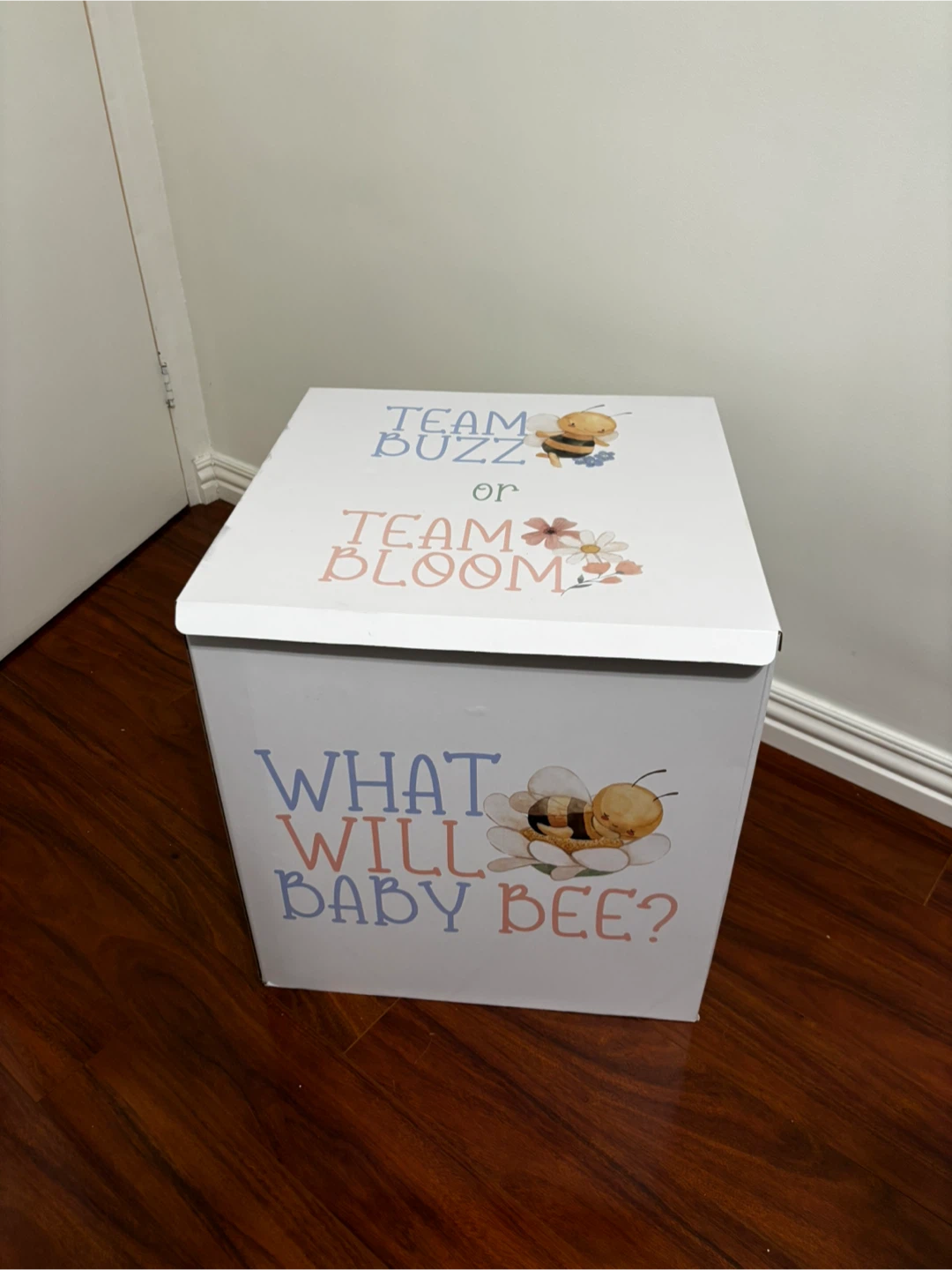 Baby Bee Gender Reveal Box with Balloons - photo 4