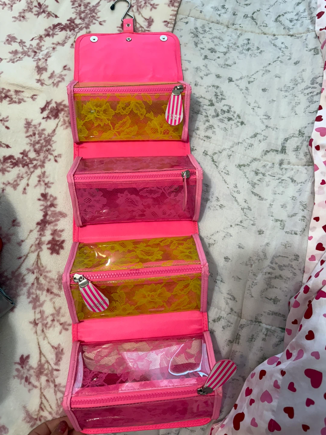 Victoria's Secret Hanging Toiletry Bag - photo 5