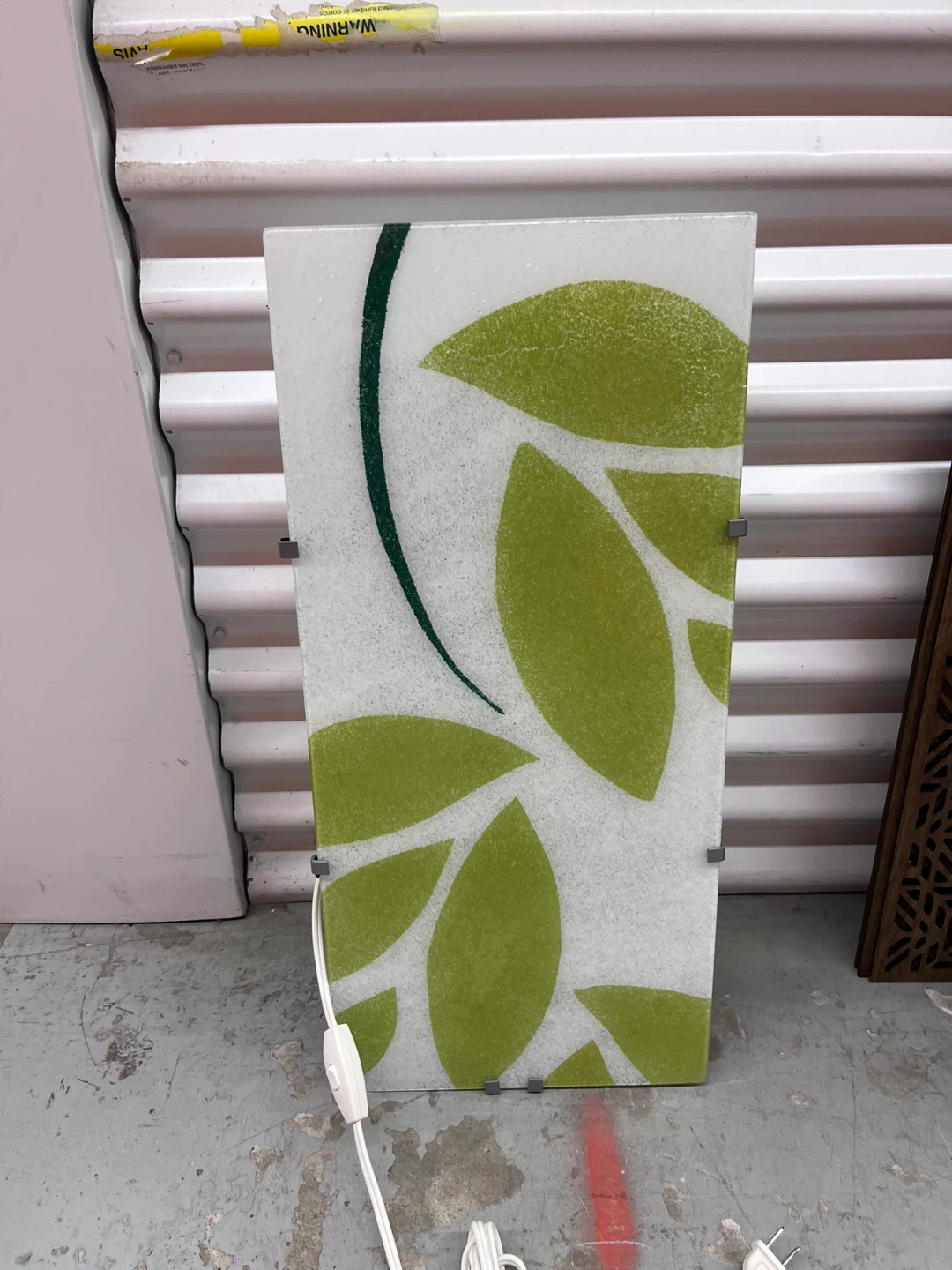 Leaf Pattern Glass Wall Sconce Light