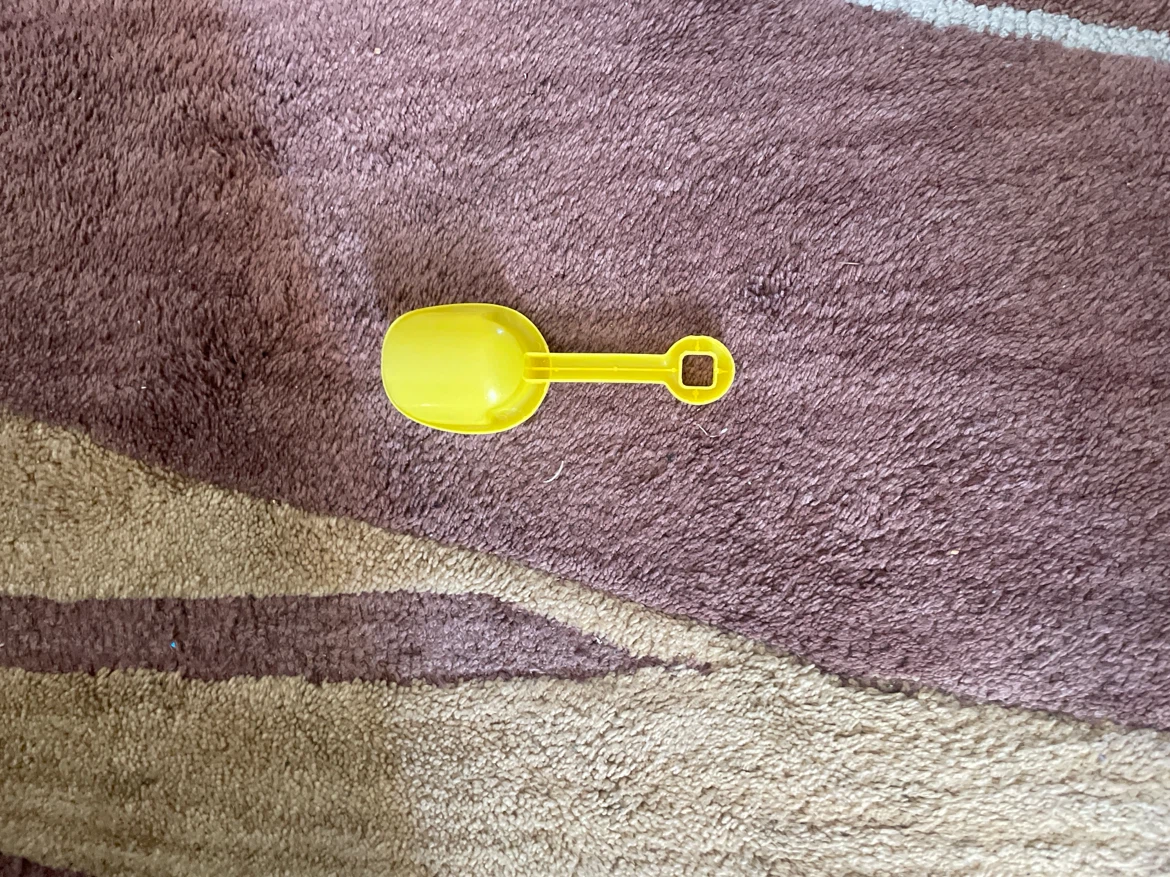 Small Yellow Plastic Toy Shovel - photo 2
