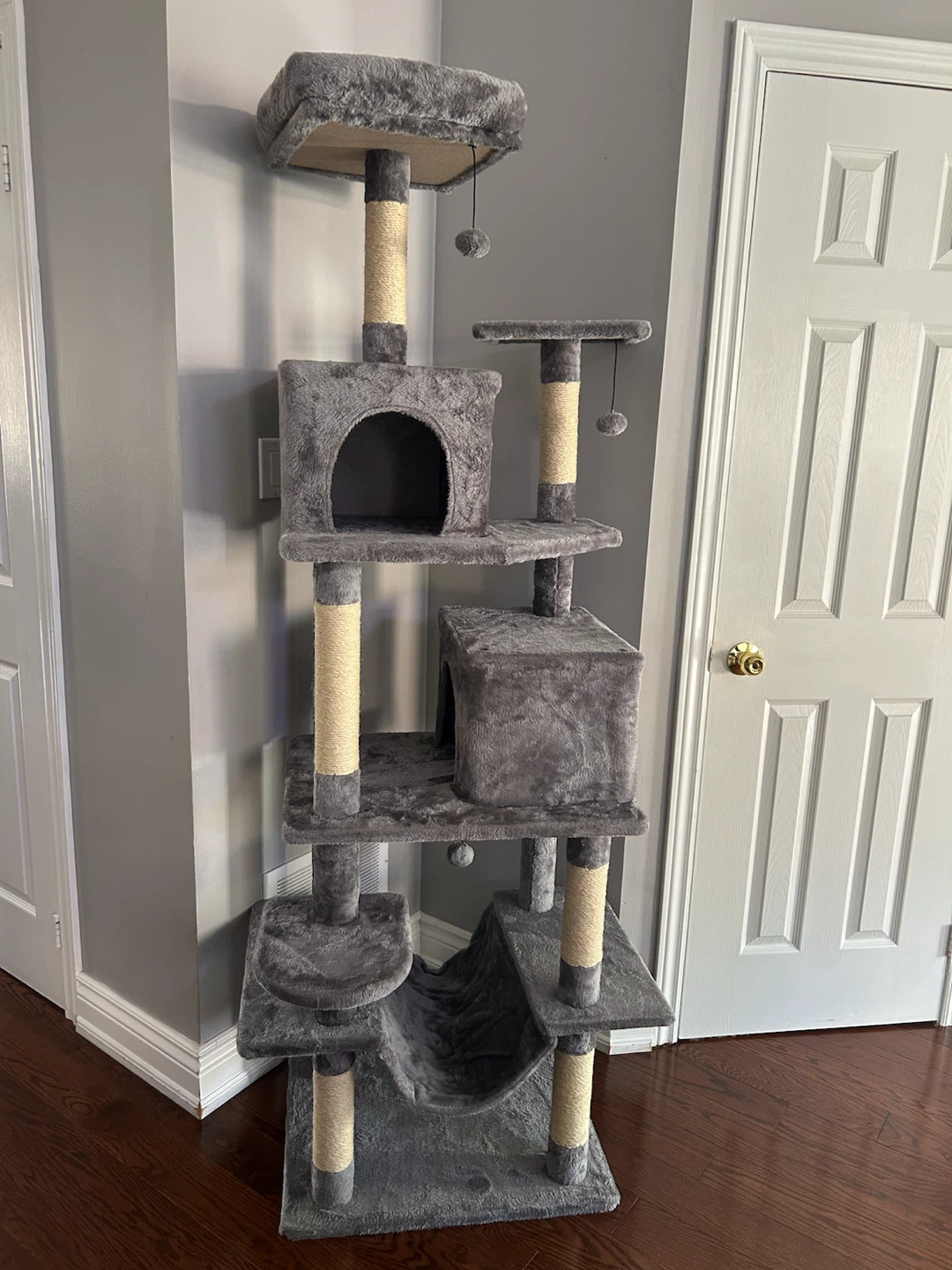 Large Multi-Level Grey Cat Tree