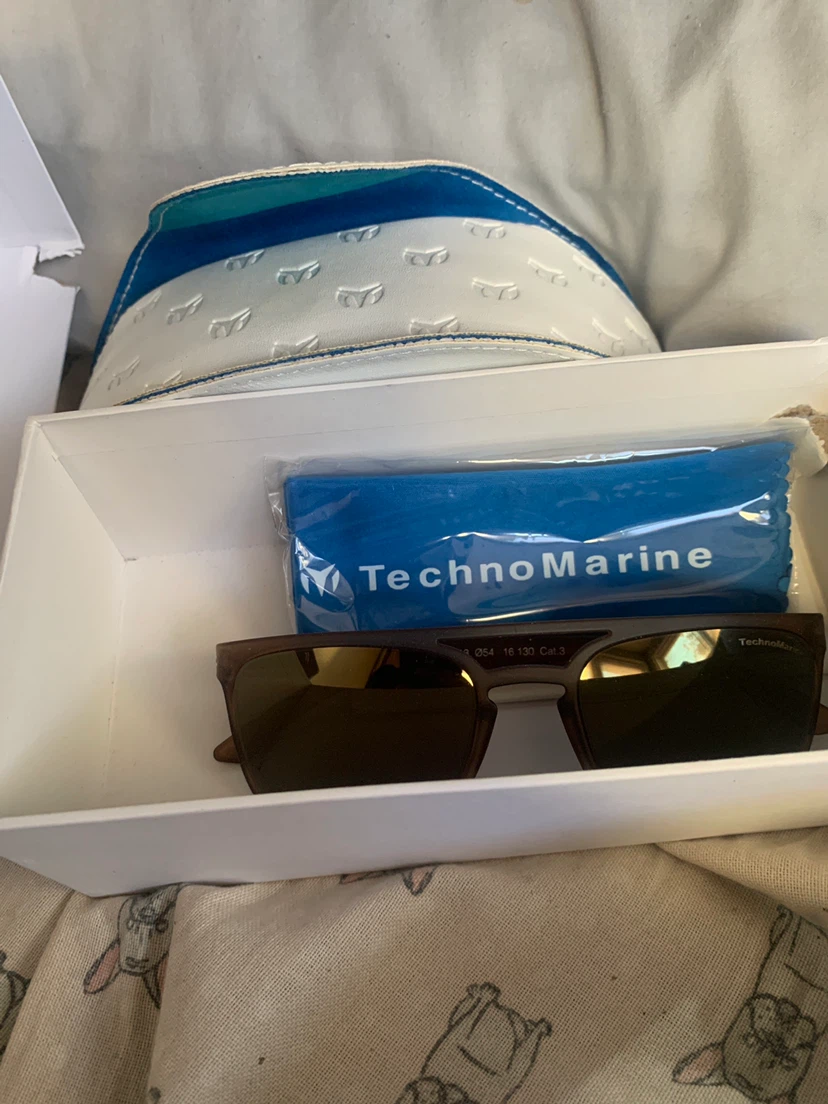 TechnoMarine Sunglasses with Case - photo 2