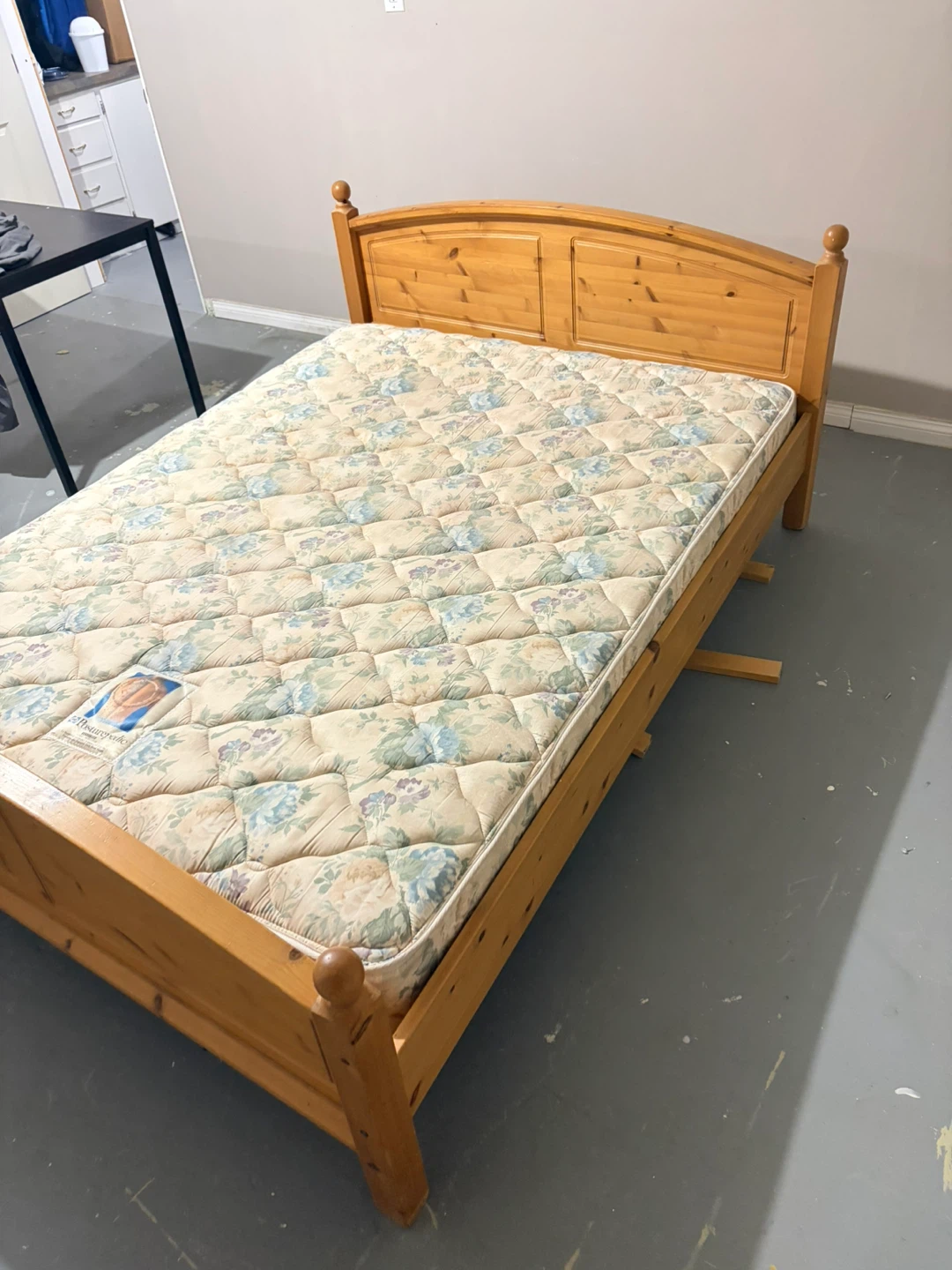 Solid Wood Bed Frame with Sealy Posturepedic Mattress - photo 5