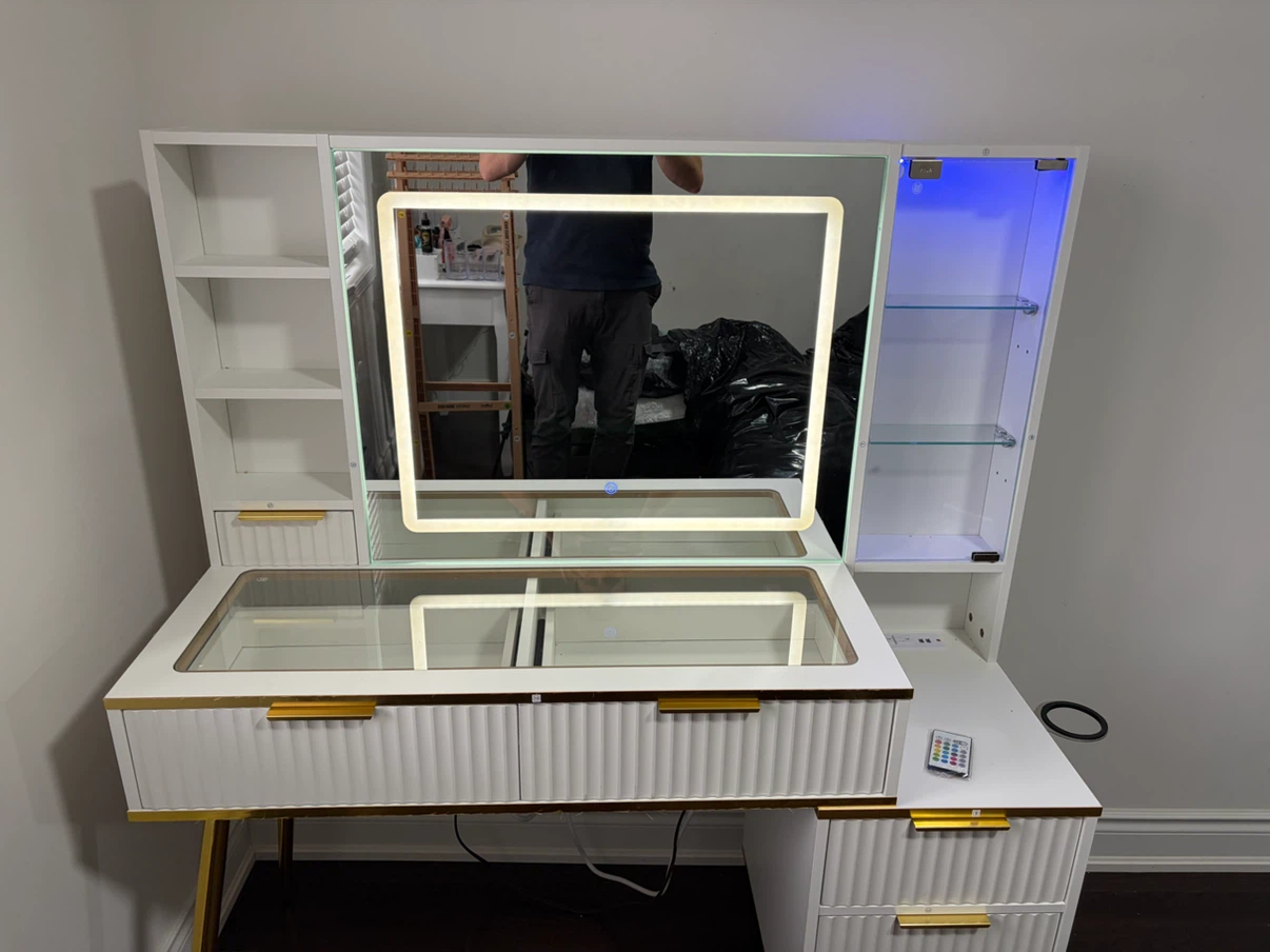 Stunning led makeup desk vanity - photo 2