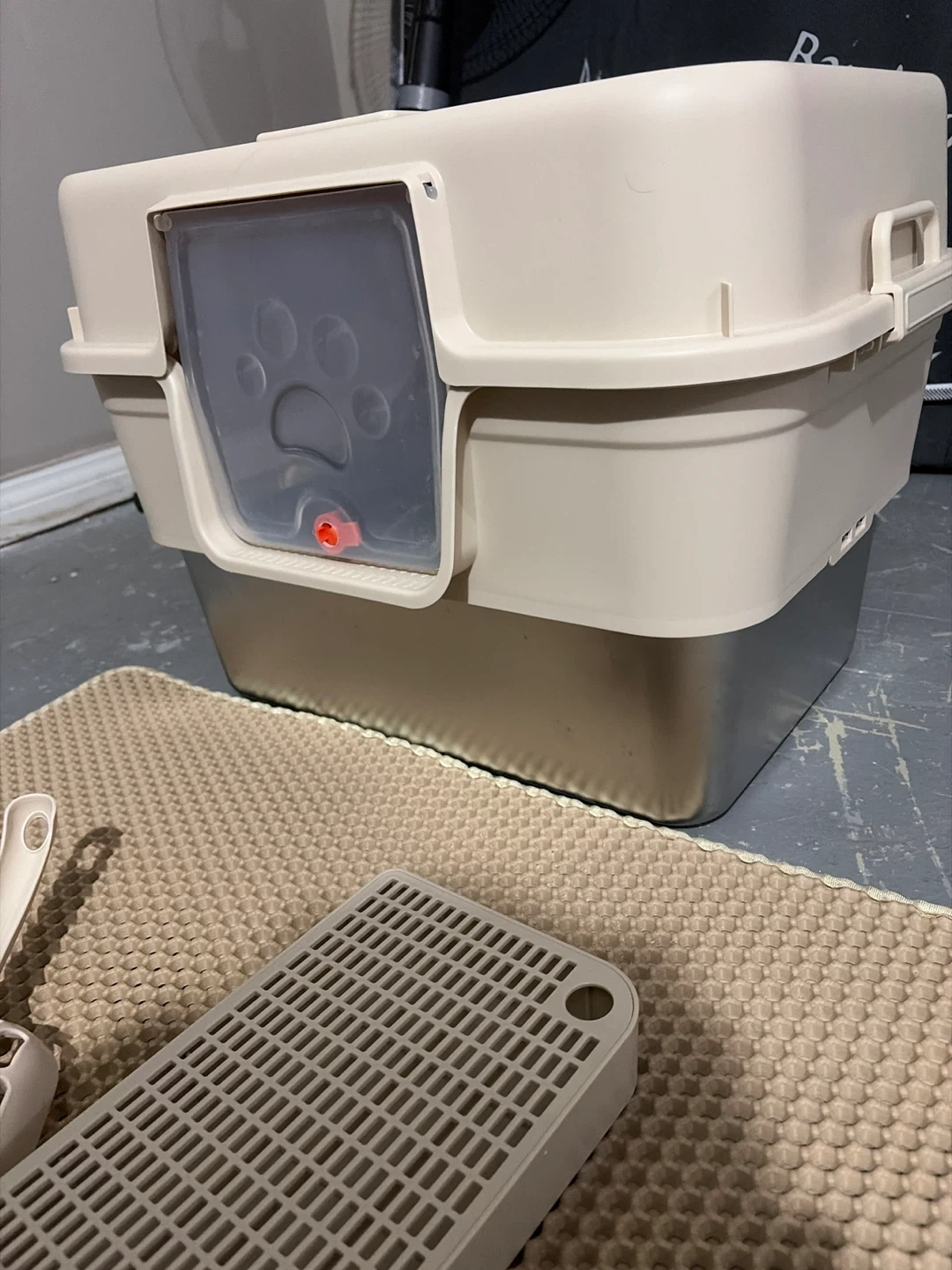Stainless Steel Enclosed Cat Litter Box - photo 2