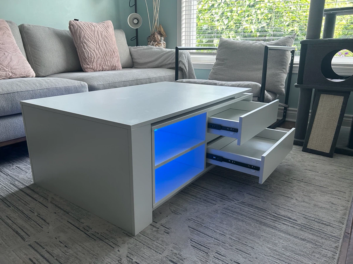 Beautiful extendable coffee table