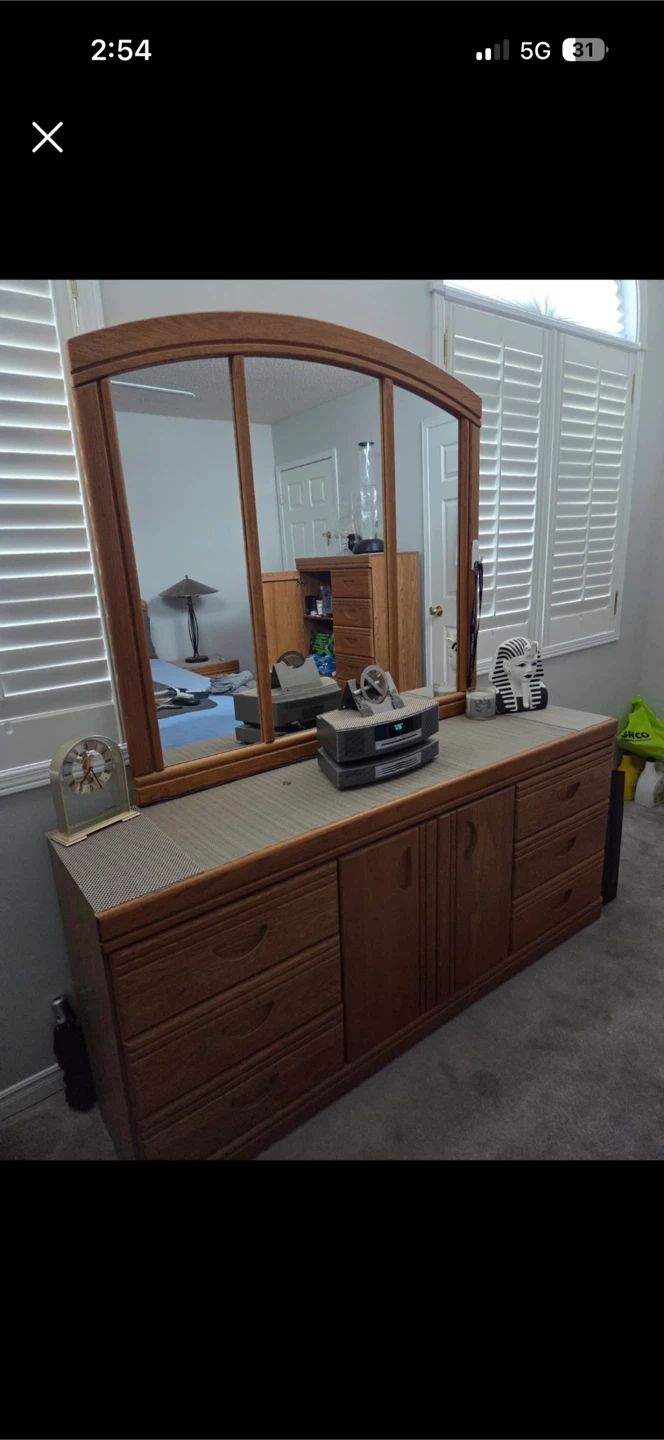 6 piece Oak bedroom set