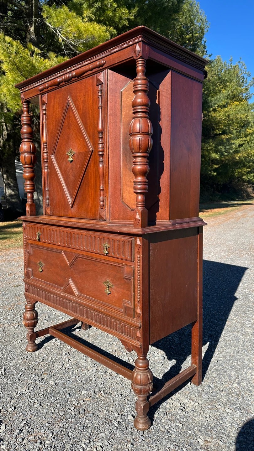 Vintage Walnut Wood Cabinet / Cupboard (CAN DELIVER) - photo 5