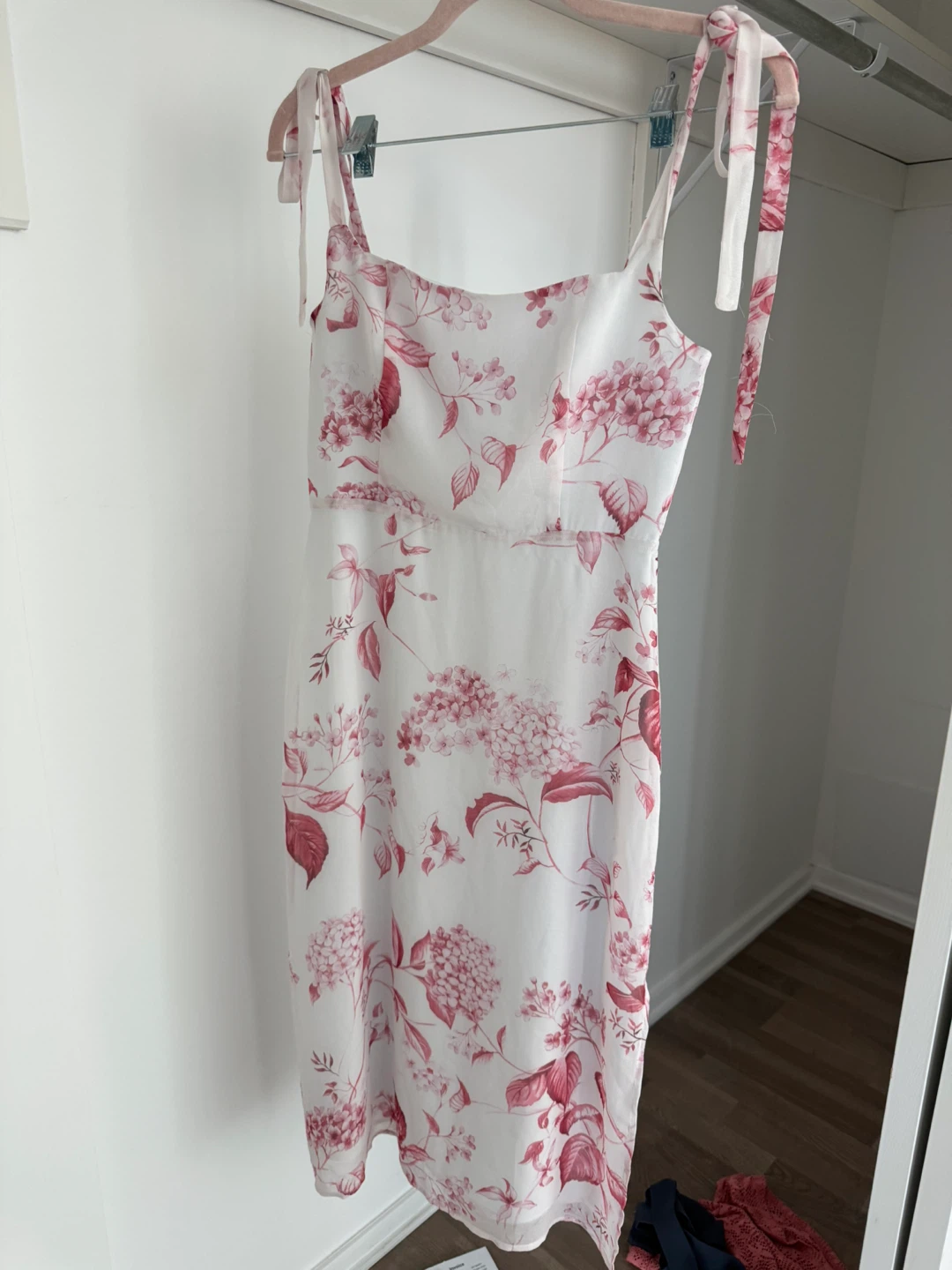 Reformation styling -S- Floral Print Midi Dress - photo 4