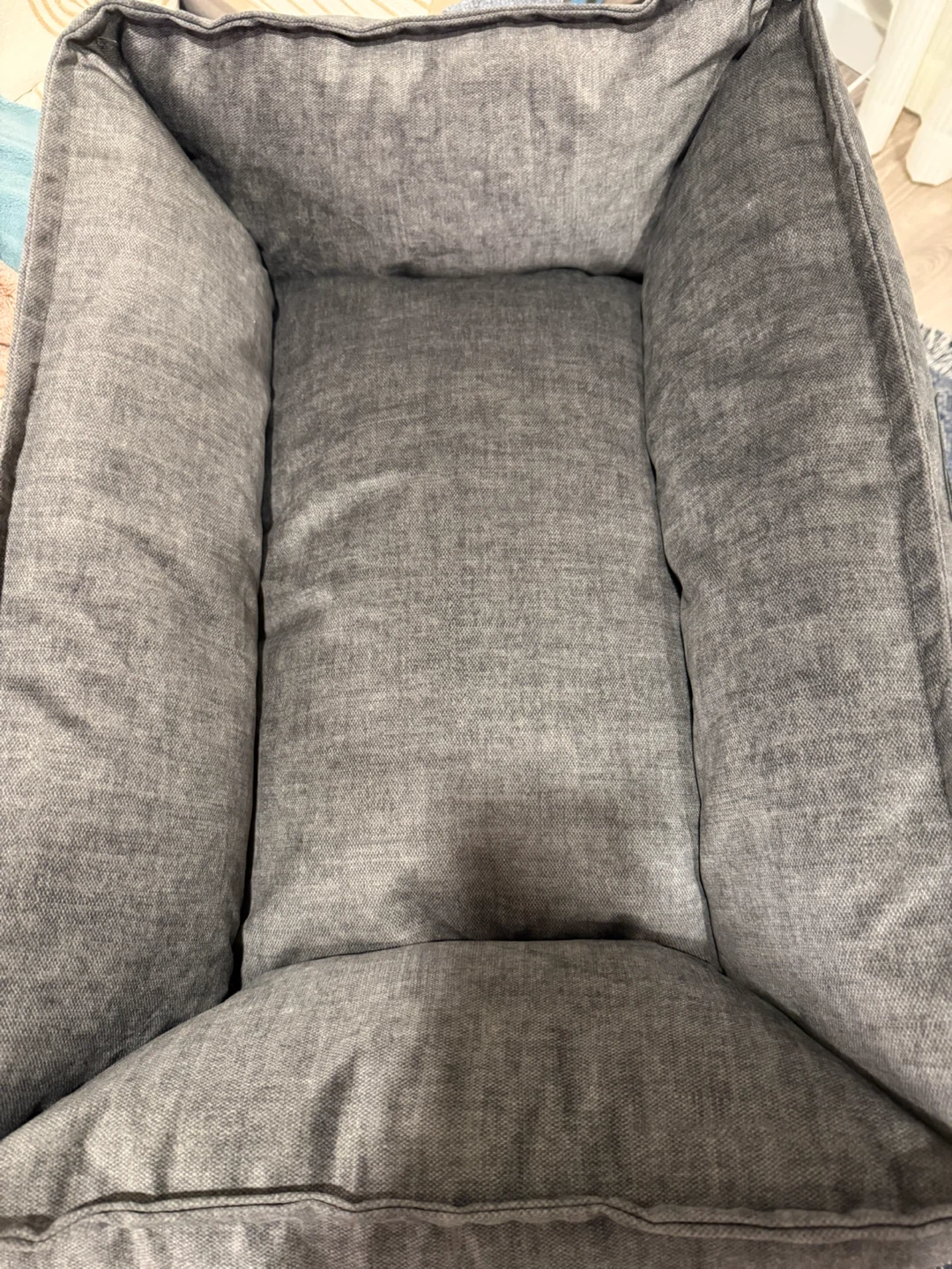 Kenneth Cole grey pet bed - photo 4