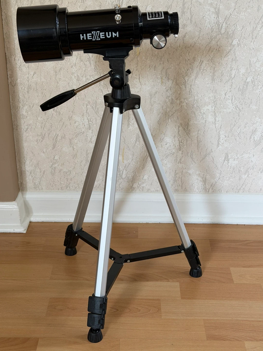 Hexeum Model 50070 Telescope