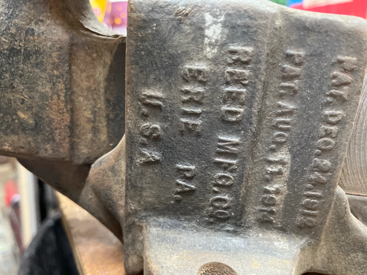 Vintage Reed Manufacturing Bench Vise - photo 2