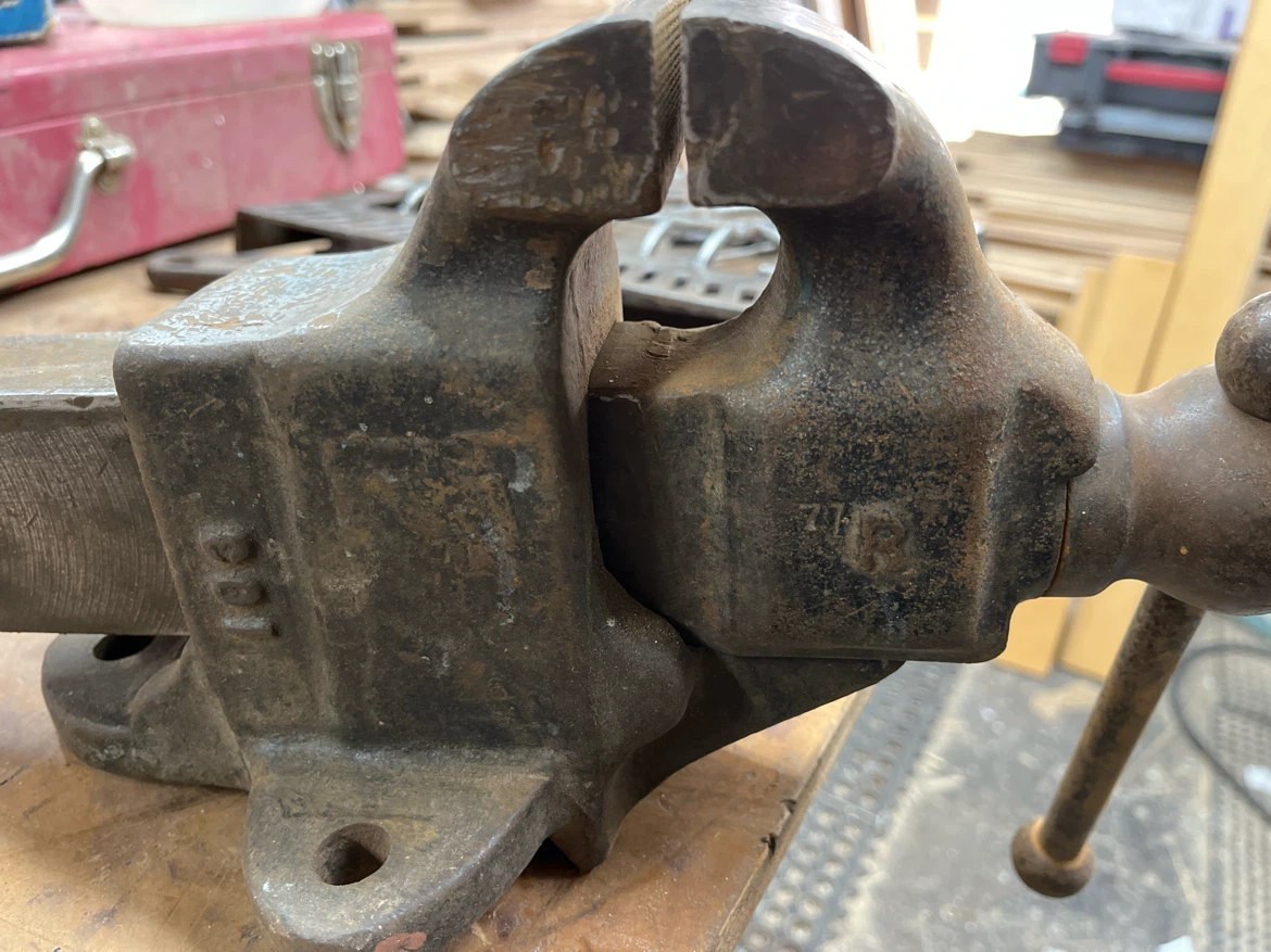 Vintage Reed Manufacturing Bench Vise - photo 3