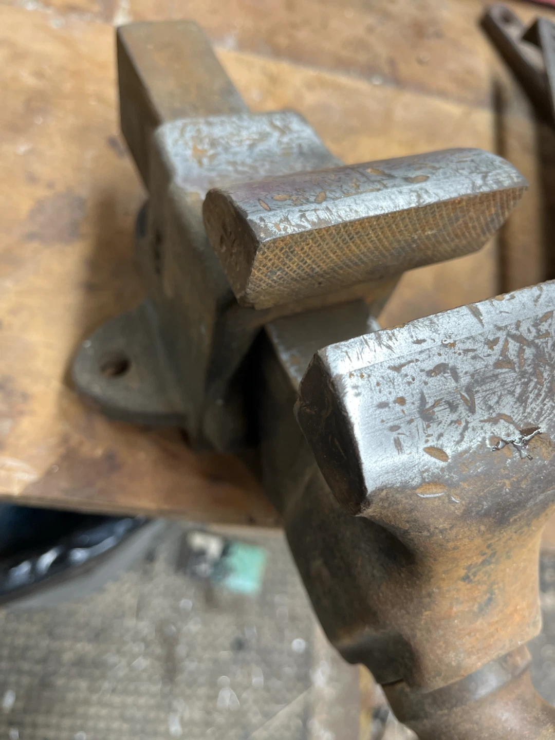 Vintage Reed Manufacturing Bench Vise - photo 4