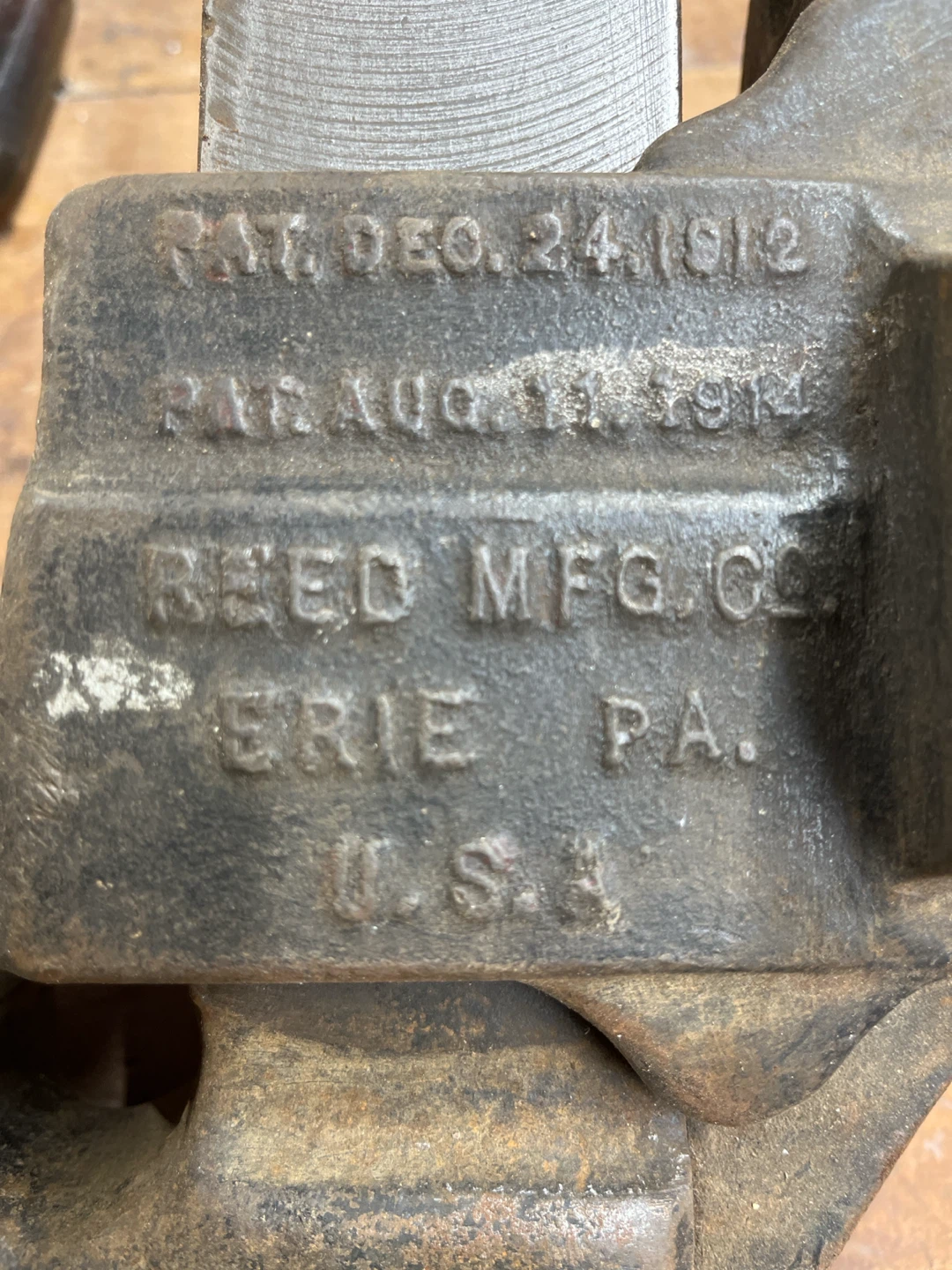 Vintage Reed Manufacturing Bench Vise - photo 5
