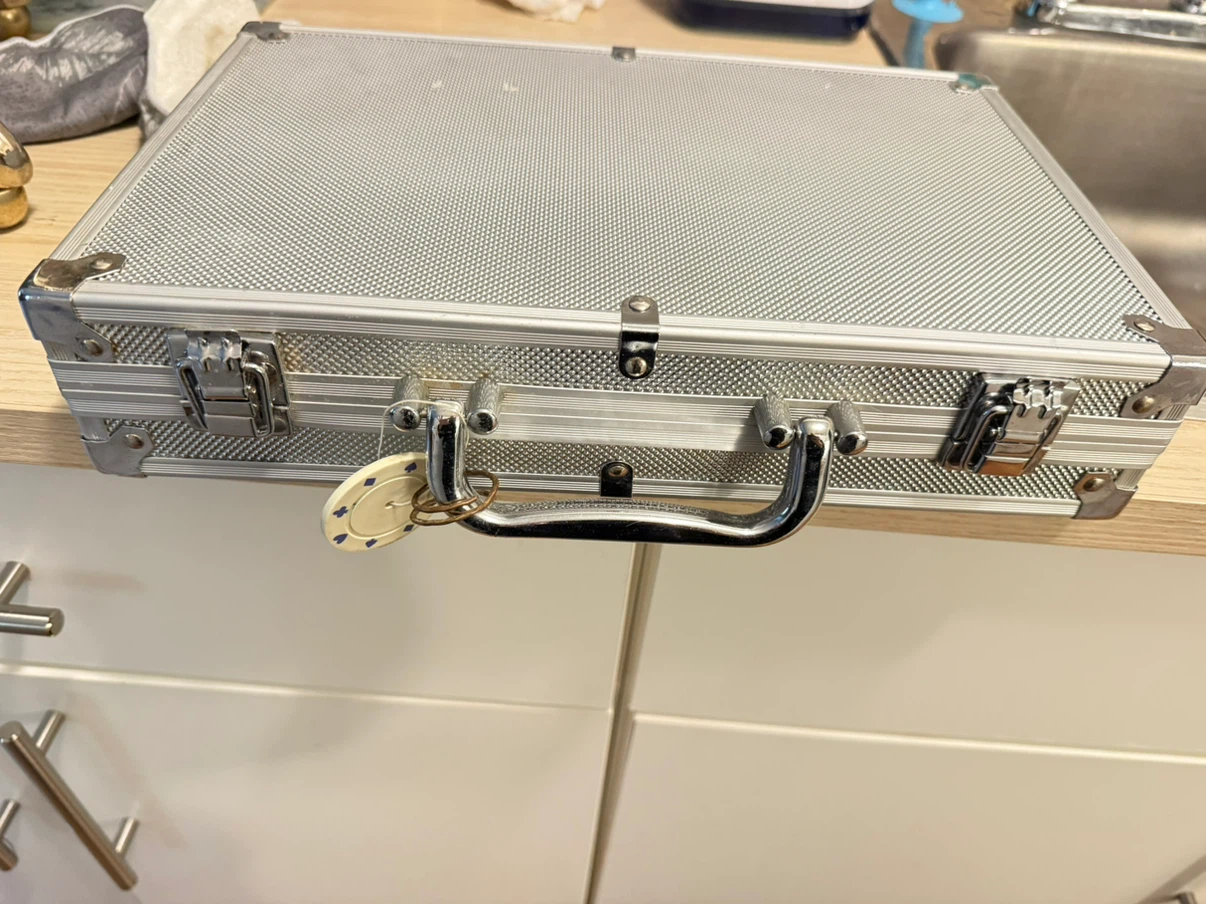 Poker chip set with aluminium carry case - photo 2
