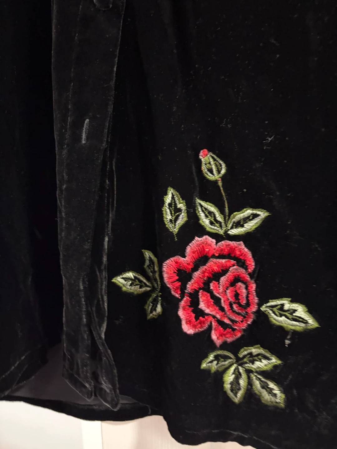 Silkland Woman Black Velvet Rose Shirt