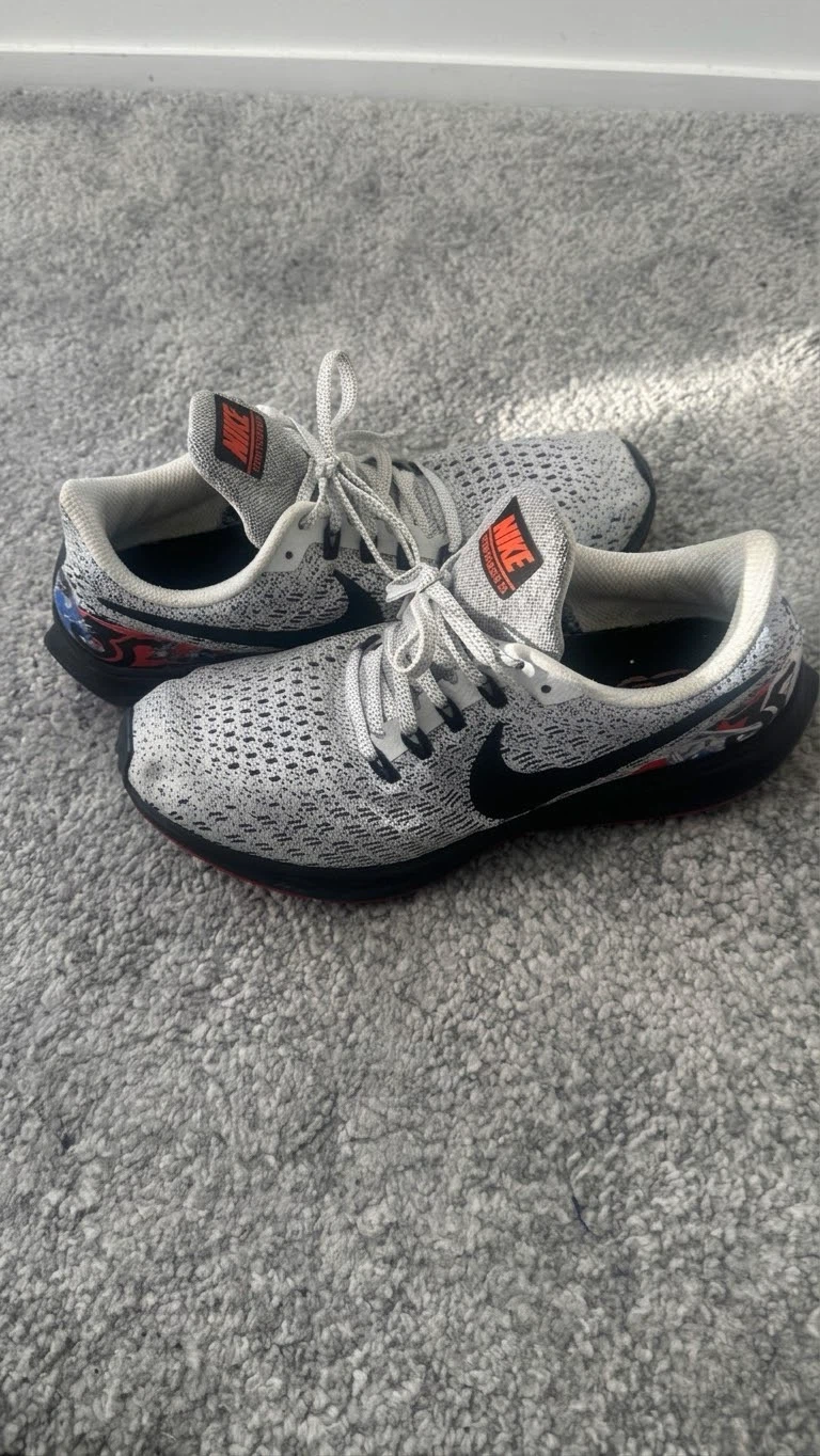 (used) Nike women sneakers size 8 #freecycle - photo 2