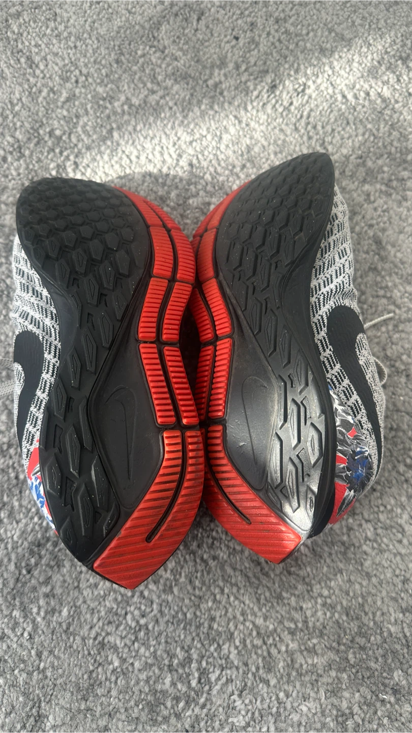 (used) Nike women sneakers size 8 #freecycle - photo 4