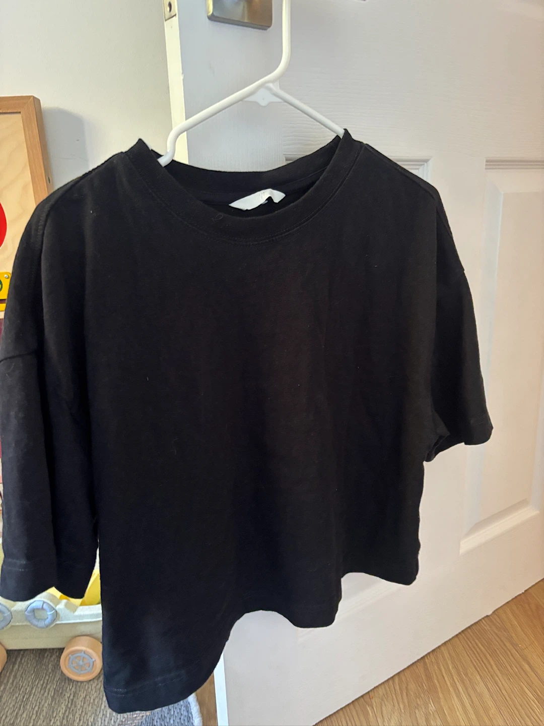 H&M Black Cropped T-Shirt