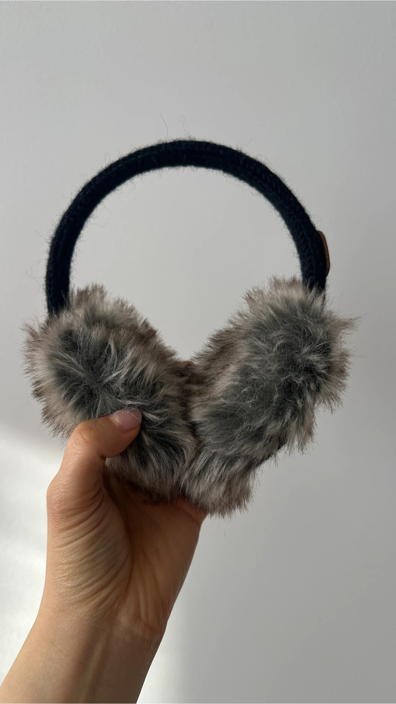 Hygge Knits - women’s black ear muff #freecycle