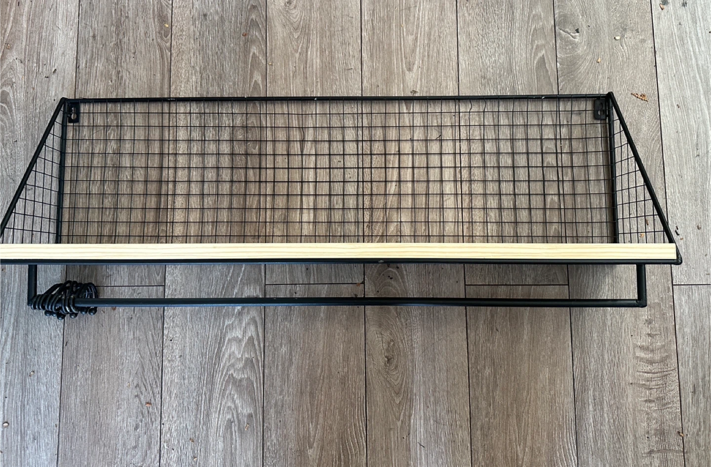 Wall Mounted Wire Shelf with Wood Accent