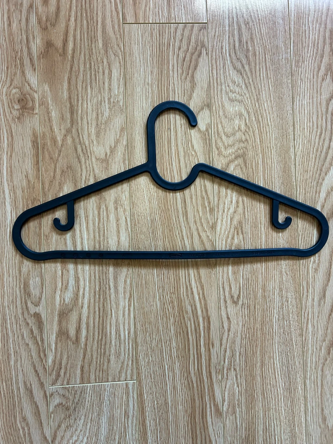 60 units of IKEA SPRUTTIG Clothes Hangers