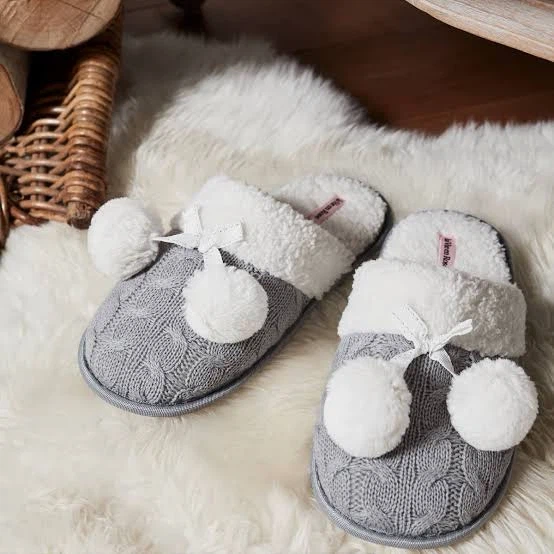 La Vie en Rose Grey Pom Pom Slippers Size L