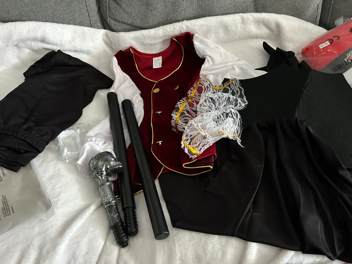 New-Kids Vampire Costume Set 3 To 4 Years!