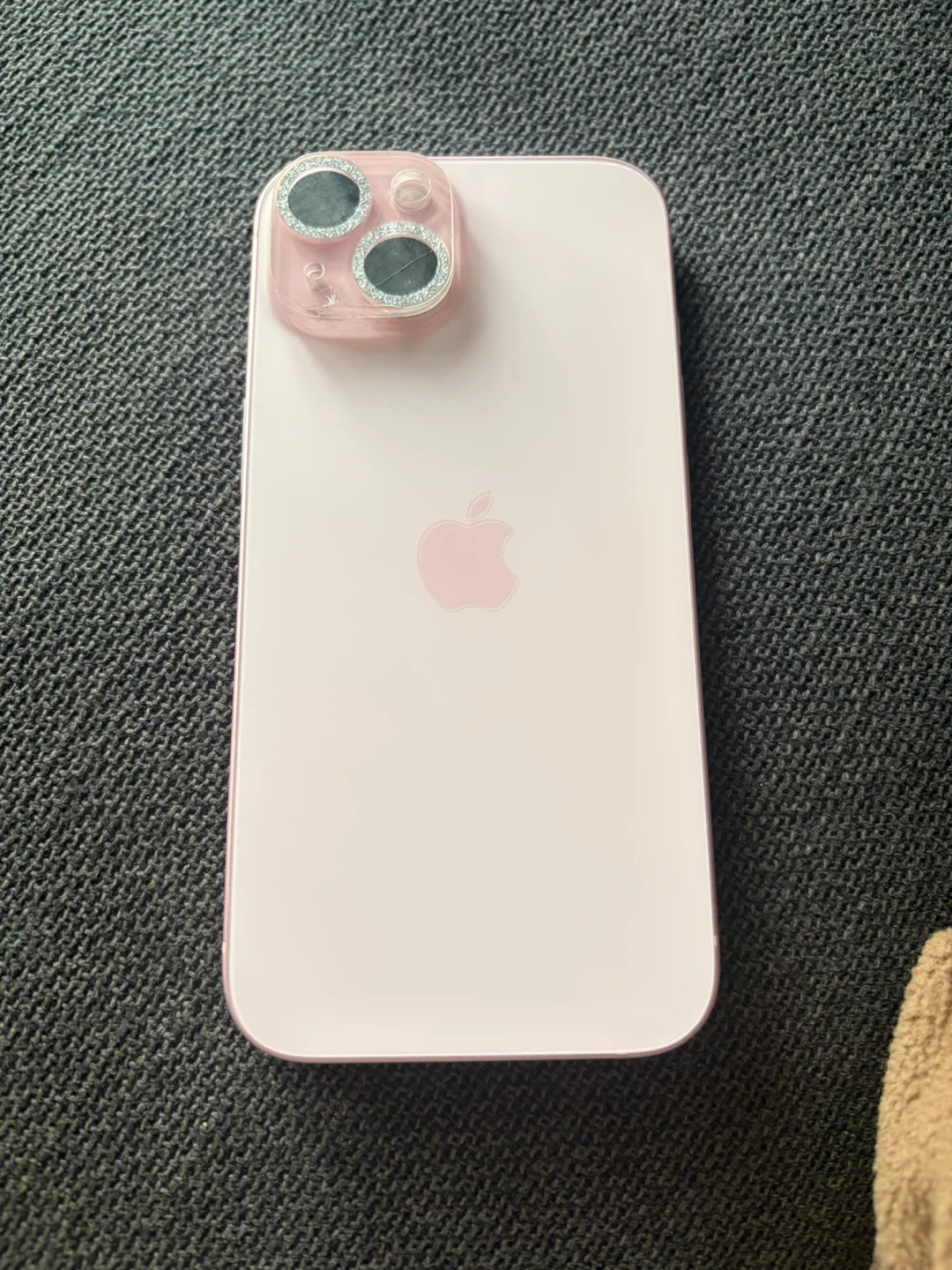 Pink Apple iPhone 15 - photo 2