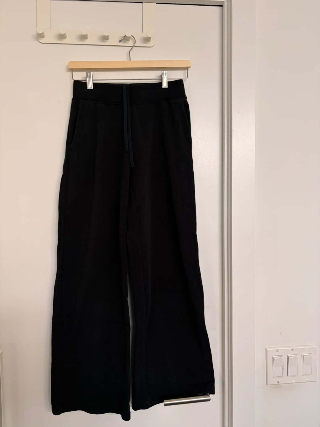 Uniqlo Black Wide-Leg Sweatpants XS