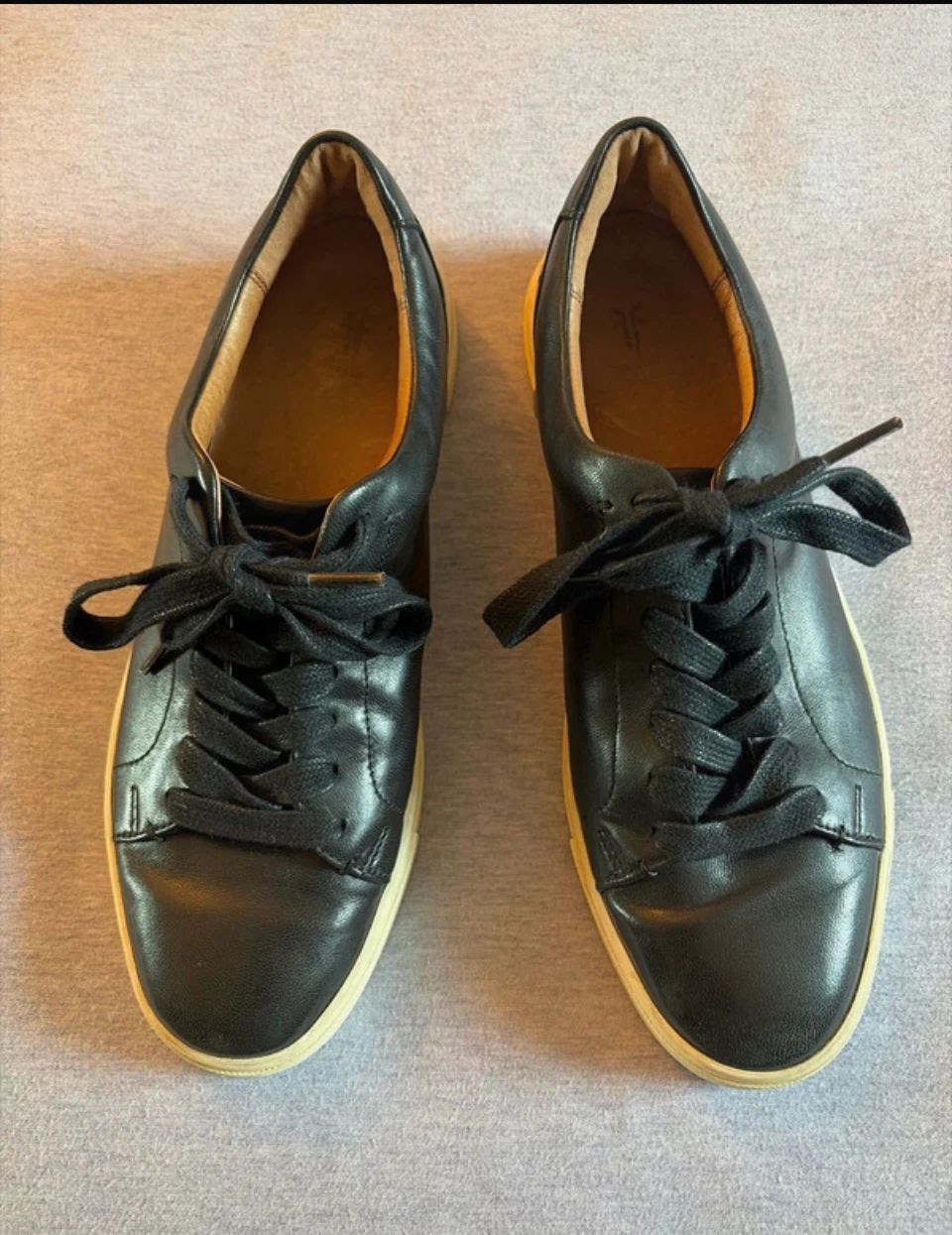 Fyre sneakers
